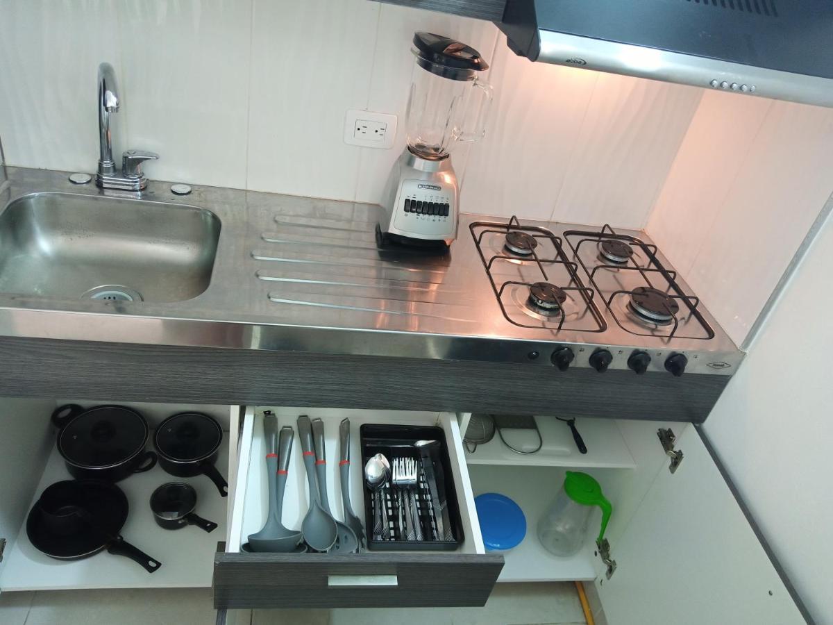 Vip Apartasuites Rosales Медельин Экстерьер фото