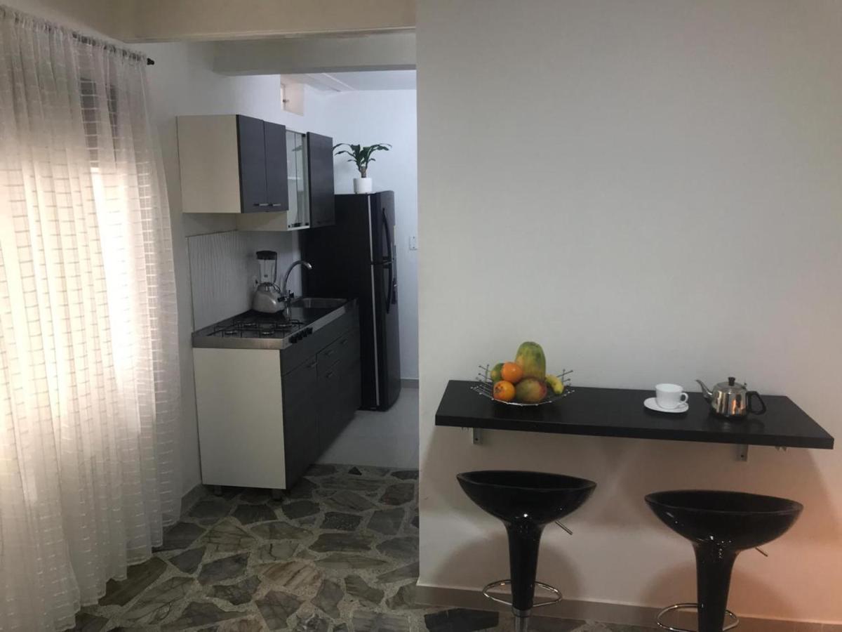 Vip Apartasuites Rosales Медельин Экстерьер фото