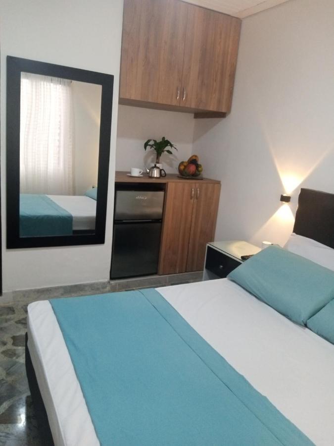Vip Apartasuites Rosales Медельин Экстерьер фото