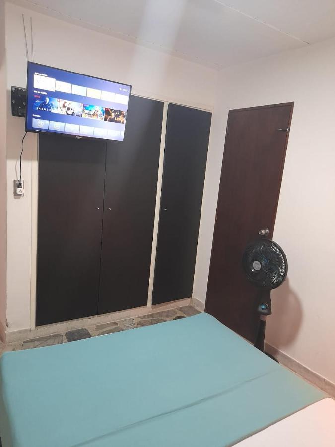 Vip Apartasuites Rosales Медельин Экстерьер фото
