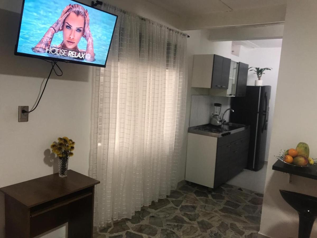 Vip Apartasuites Rosales Медельин Экстерьер фото