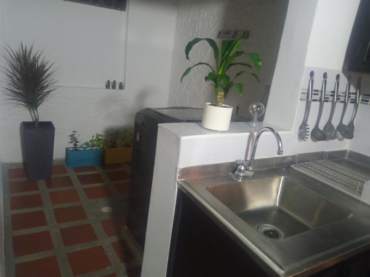 Vip Apartasuites Rosales Медельин Экстерьер фото