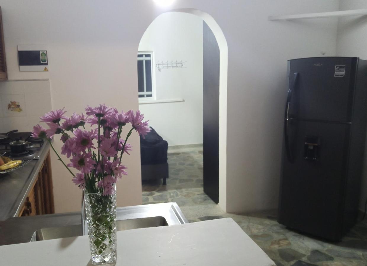 Vip Apartasuites Rosales Медельин Экстерьер фото