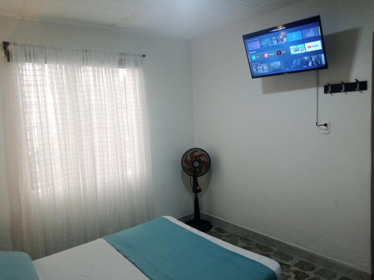 Vip Apartasuites Rosales Медельин Экстерьер фото