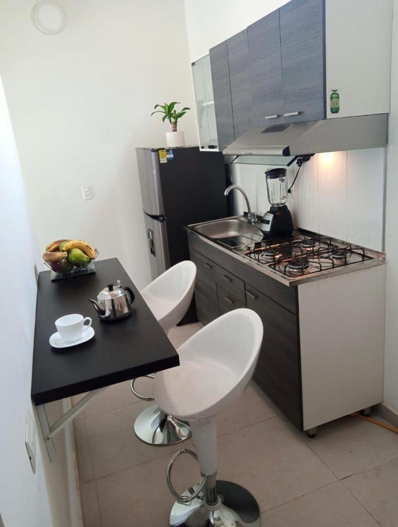 Vip Apartasuites Rosales Медельин Экстерьер фото