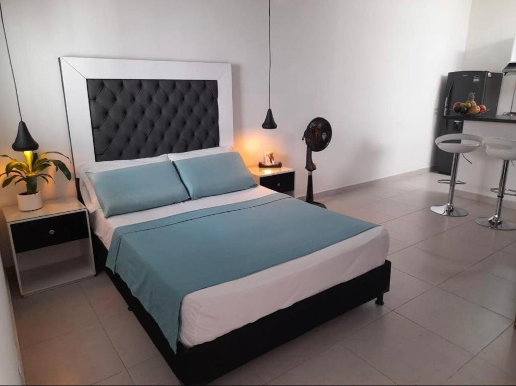 Vip Apartasuites Rosales Медельин Экстерьер фото