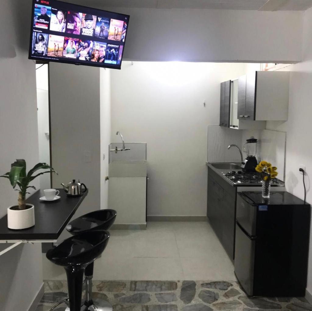 Vip Apartasuites Rosales Медельин Экстерьер фото