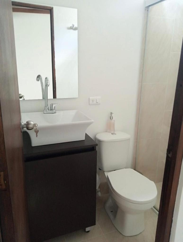Vip Apartasuites Rosales Медельин Экстерьер фото