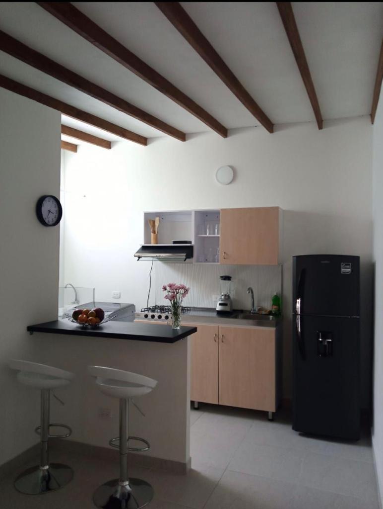 Vip Apartasuites Rosales Медельин Экстерьер фото
